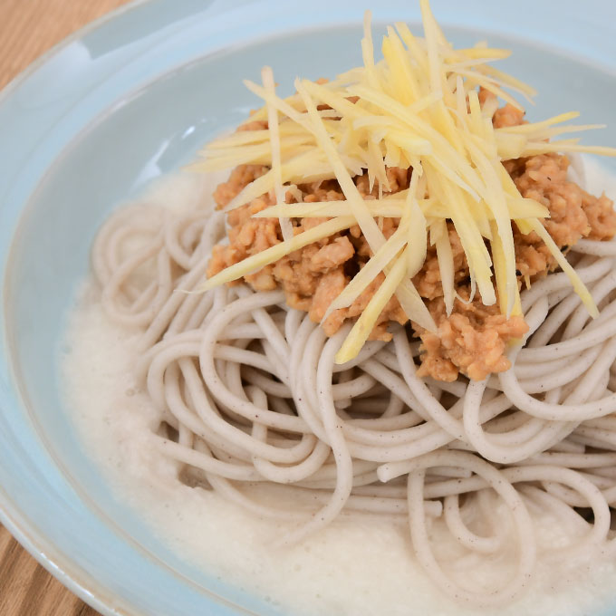 鶏そぼろ味噌のとろろ麺