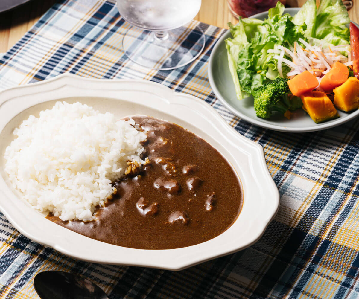 九州素材を使ったレトルトカレー「ビーフカレー」